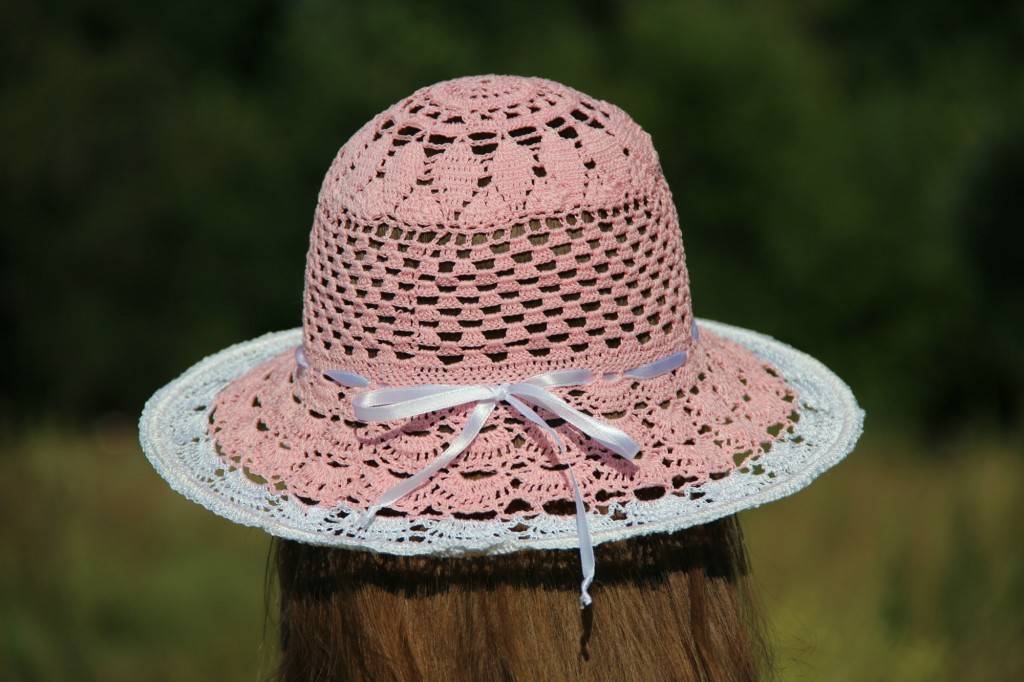 Вязание крючком шляпок для женщин видео