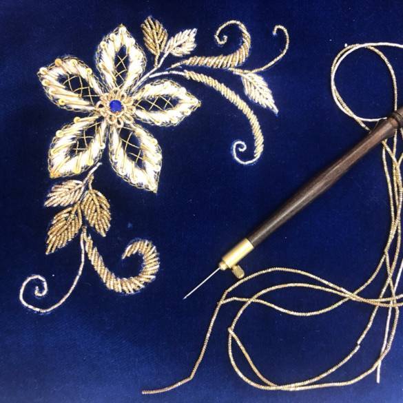 Декоративная техника вышивания люневильским крючком