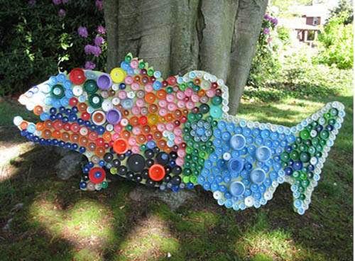 Поделки из пластиковых бутылок - украшение сада своими руками. 135 фото и видео описание