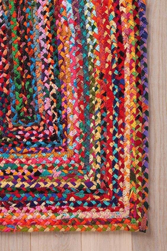 Как сплести коврик из лоскутков без крючка: интересные идеи и способы плетения для начинающих мастериц