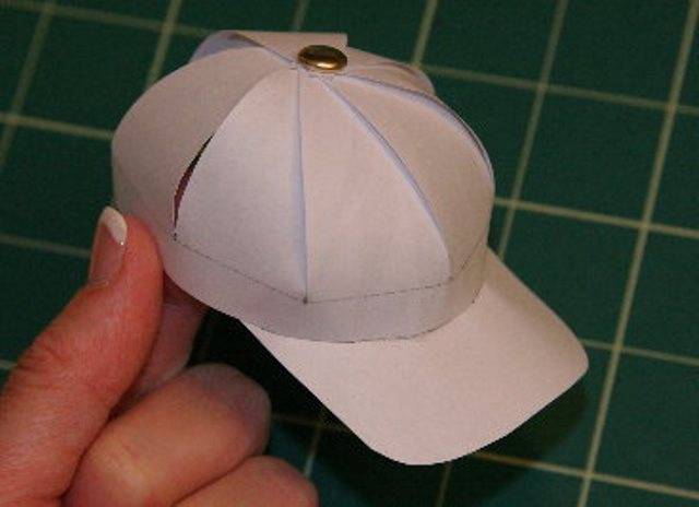 Как сделать из газеты шапку, кепку с козырьком, пилотку и шляпу? головной убор из газеты своими руками: схемы